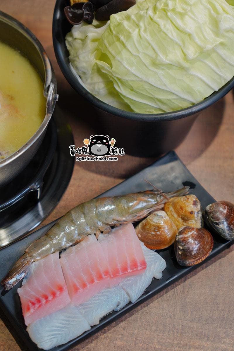 【新開店】1人開嗑!麻辣鴛鴦湯底只要90元,「干貝煲雞鍋」喝得到4種海陸精華 【新開店】1人開嗑!麻辣鴛鴦湯底只要90元,「干貝煲雞鍋」喝得到4種海陸精華