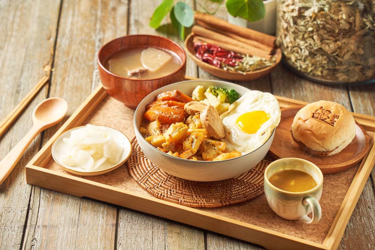 【新開店】這咖哩超浮誇!限量「北海道海膽、鮟鱇魚咖哩」,開幕再送炸牛排 【新開店】這咖哩超浮誇!限量「北海道海膽、鮟鱇魚咖哩」,開幕再送炸牛排