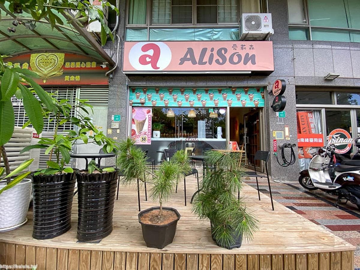 真的有雞蛋!超浮誇「雞蛋仔」料多到爆出來,必嗑濃郁起司、大人味巧克力 真的有雞蛋!超浮誇「雞蛋仔」料多到爆出來,必嗑濃郁起司、大人味巧克力