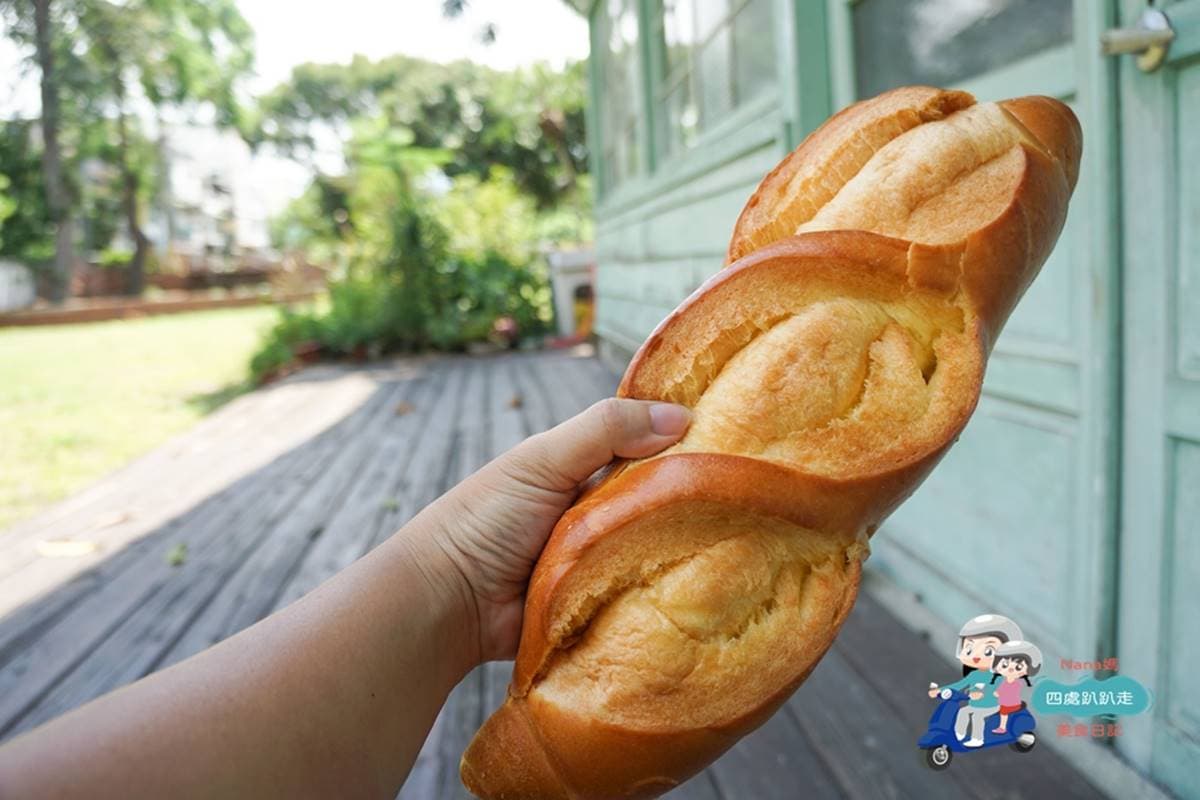 中秋限定!新竹老字號食品坊「巨無霸月餅」比臉大,十大伴手禮鹹水鴨也必買 中秋限定!新竹老字號食品坊「巨無霸月餅」比臉大,十大伴手禮鹹水鴨也必買