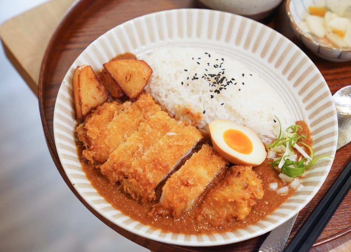 【新開店】IG暴紅高雄咖哩店!日式老宅建築超好拍,主食必點軟嫩炸牛排 【新開店】IG暴紅高雄咖哩店!日式老宅建築超好拍,主食必點軟嫩炸牛排