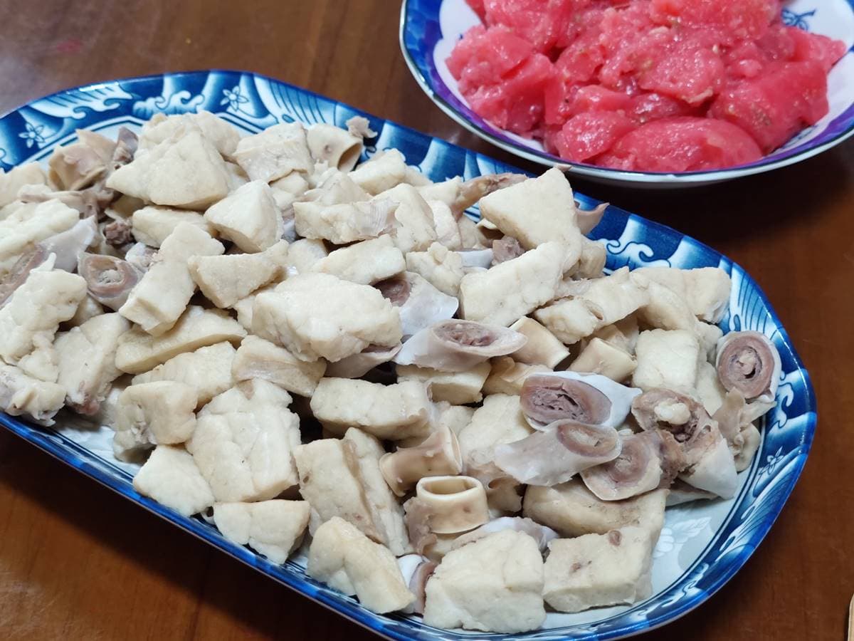 3小時賣光!嘉義最強早餐「粉豬肺」配「紅色粉粿」,沾蒜泥醬油膏走紅40年 3小時賣光!嘉義最強早餐「粉豬肺」配「紅色粉粿」,沾蒜泥醬油膏走紅40年