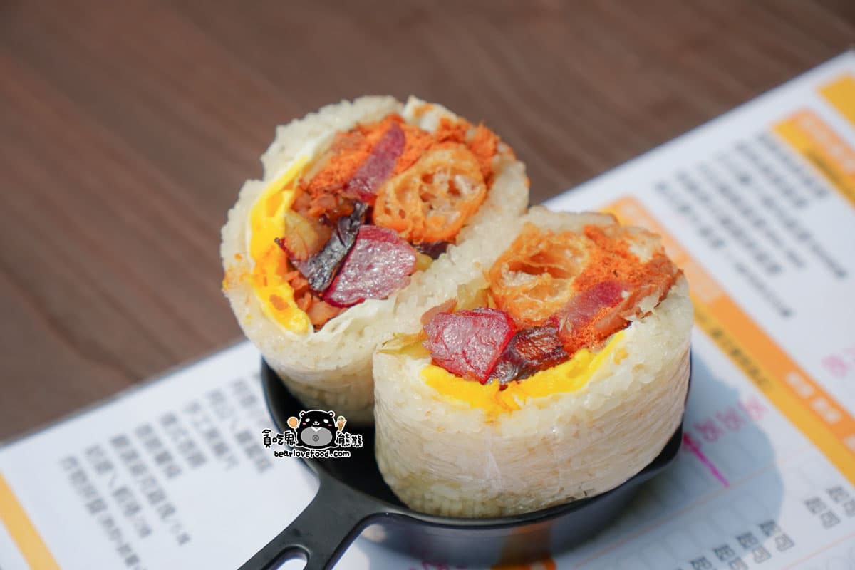 打卡送熱狗!高雄超有哏「肉燥飯糰」塞滿芋泥餡,隱藏版臘腸口味想吃靠運氣 打卡送熱狗!高雄超有哏「肉燥飯糰」塞滿芋泥餡,隱藏版臘腸口味想吃靠運氣