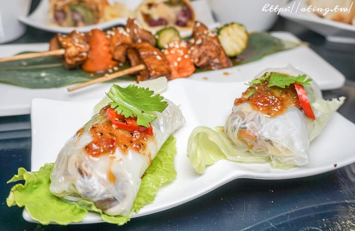 美拍日治洋樓!台南「蔬食餐廳」主打異國創意料理,嘗鮮必試「土托餘鹹粥」 美拍日治洋樓!台南「蔬食餐廳」主打異國創意料理,嘗鮮必試「土托餘鹹粥」