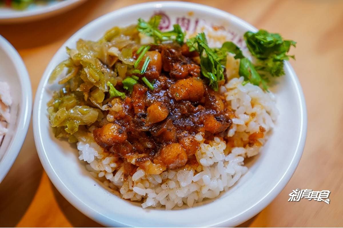 【新開店】只剩1天!台中古早味「雞滷飯」內用第2碗免費,必搭草莓蛋蜜汁 【新開店】只剩1天!台中古早味「雞滷飯」內用第2碗免費,必搭草莓蛋蜜汁