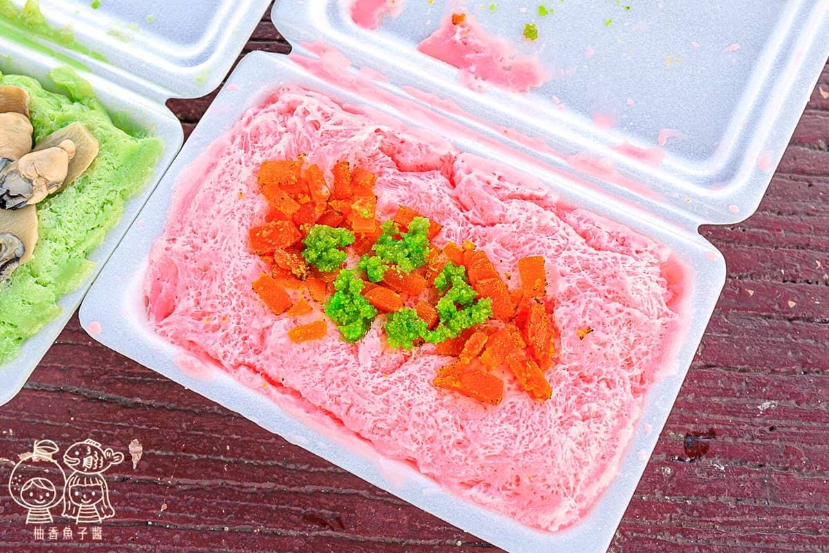 勇者快嘗鮮!彰化超狂雪花冰鋪滿15顆「鮮蚵」,草莓口味配烏魚子意外好搭 勇者快嘗鮮!彰化超狂雪花冰鋪滿15顆「鮮蚵」,草莓口味配烏魚子意外好搭