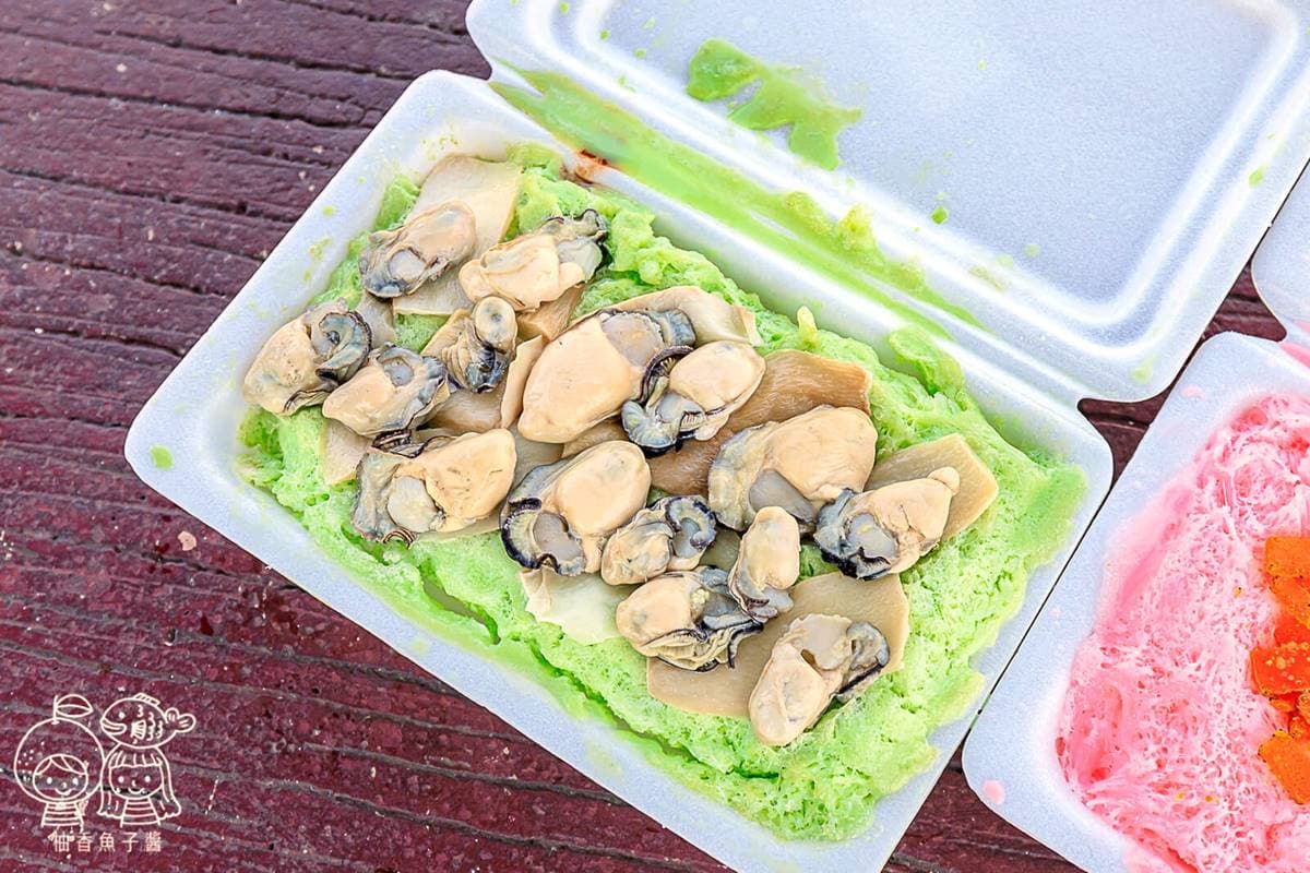 勇者快嘗鮮!彰化超狂雪花冰鋪滿15顆「鮮蚵」,草莓口味配烏魚子意外好搭 勇者快嘗鮮!彰化超狂雪花冰鋪滿15顆「鮮蚵」,草莓口味配烏魚子意外好搭