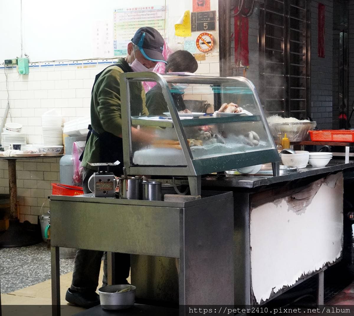 在地人私藏60年!基隆「巷弄麵店」必吃甜辣醬陽春麵,餛飩湯皮薄肉鮮超甘甜 在地人私藏60年!基隆「巷弄麵店」必吃甜辣醬陽春麵,餛飩湯皮薄肉鮮超甘甜