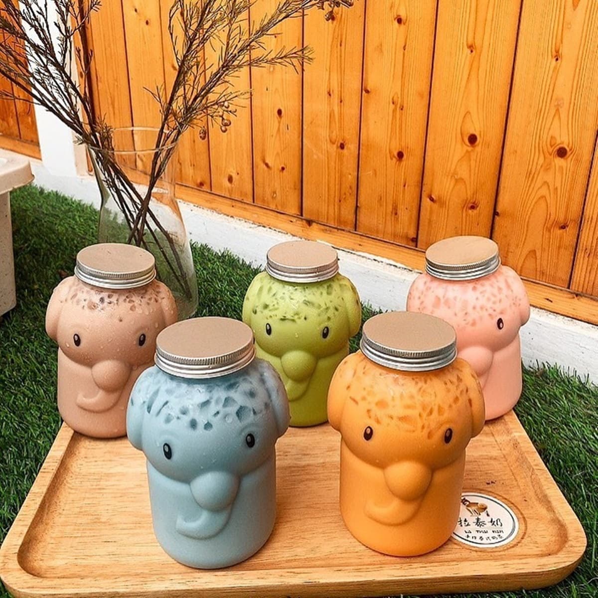 不只小鮮肉奶茶!最新台南「大象瓶泰奶」,粉紅蘇打、玫瑰奶等7種口味可喝 不只小鮮肉奶茶!最新台南「大象瓶泰奶」,粉紅蘇打、玫瑰奶等7種口味可喝