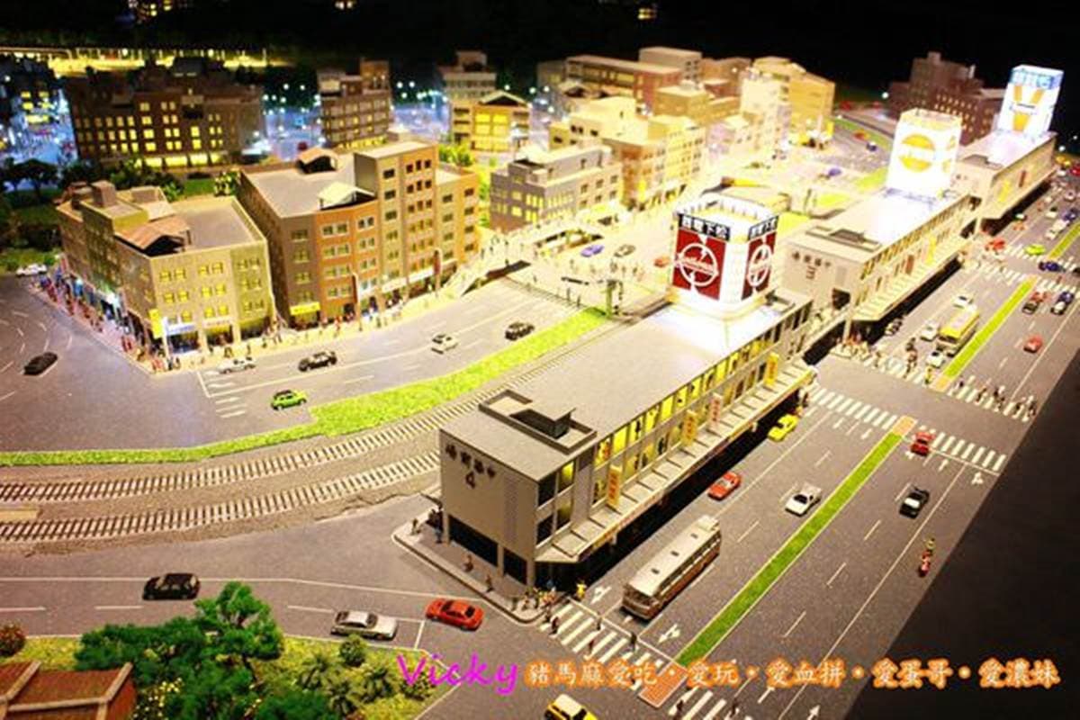 高雄室內景點TOP15推薦|下雨天出遊備案,親子、逛街、約會都適合~ 高雄室內景點推薦:哈瑪星台灣鐵道館