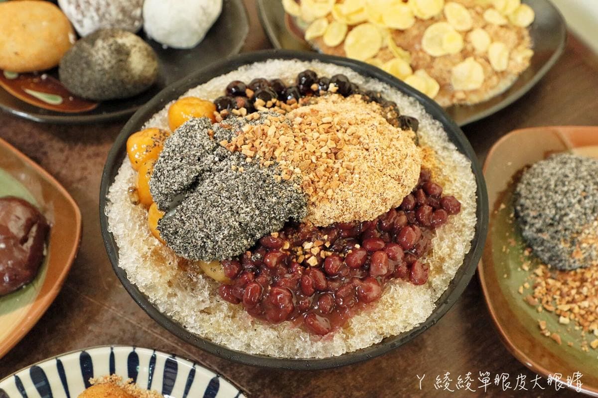 咀嚼控會愛!苗栗客家甜品「巨大麻糬」只要15元,滿料燒冷冰錯過等明年 咀嚼控會愛!苗栗客家甜品「巨大麻糬」只要15元,滿料燒冷冰錯過等明年