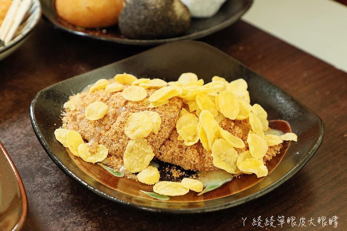 咀嚼控會愛!苗栗客家甜品「巨大麻糬」只要15元,滿料燒冷冰錯過等明年 咀嚼控會愛!苗栗客家甜品「巨大麻糬」只要15元,滿料燒冷冰錯過等明年