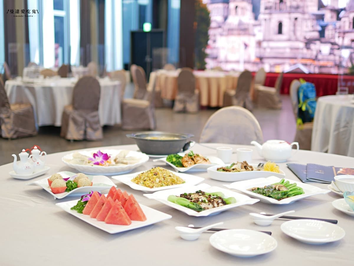 【新開店】美到翻!台南「純白港式餐廳」打卡落地大窗景,先嘗軟嫩橙汁排骨 【新開店】美到翻!台南「純白港式餐廳」打卡落地大窗景,先嘗軟嫩橙汁排骨