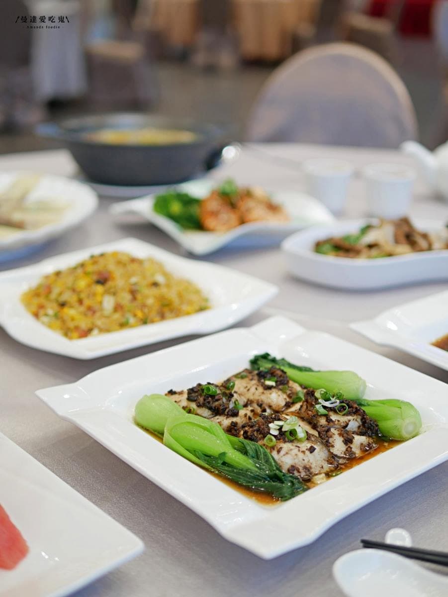 【新開店】美到翻!台南「純白港式餐廳」打卡落地大窗景,先嘗軟嫩橙汁排骨 【新開店】美到翻!台南「純白港式餐廳」打卡落地大窗景,先嘗軟嫩橙汁排骨