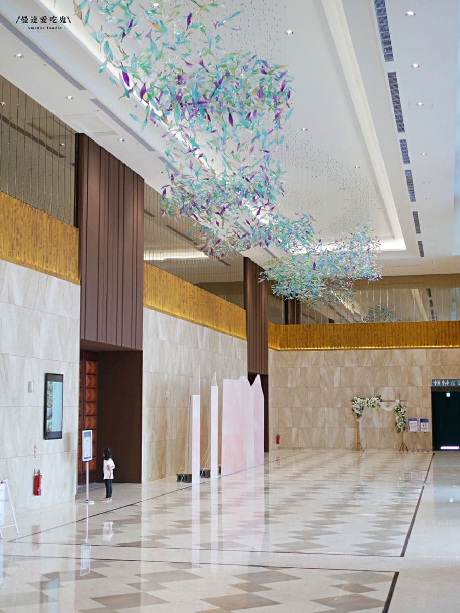 【新開店】美到翻!台南「純白港式餐廳」打卡落地大窗景,先嘗軟嫩橙汁排骨 【新開店】美到翻!台南「純白港式餐廳」打卡落地大窗景,先嘗軟嫩橙汁排骨