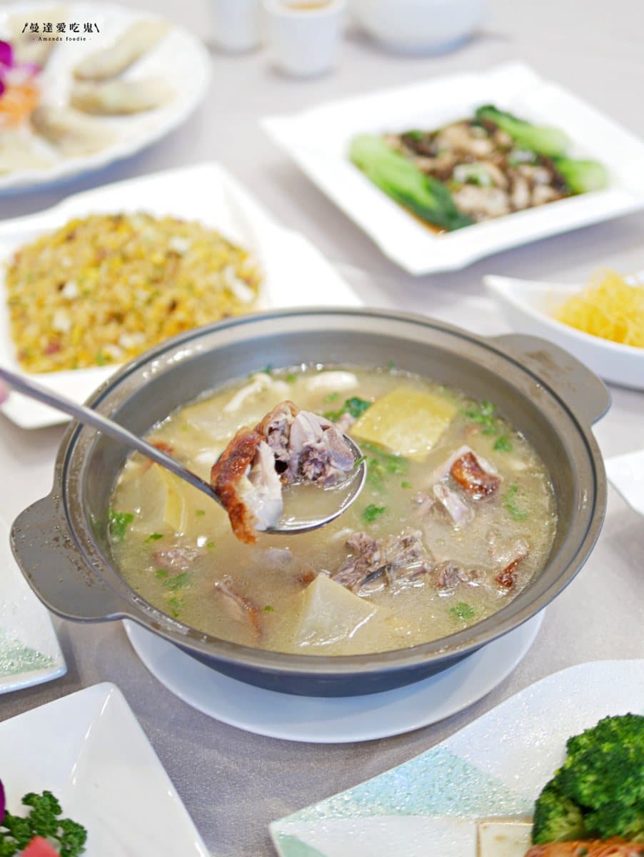 【新開店】美到翻!台南「純白港式餐廳」打卡落地大窗景,先嘗軟嫩橙汁排骨 【新開店】美到翻!台南「純白港式餐廳」打卡落地大窗景,先嘗軟嫩橙汁排骨