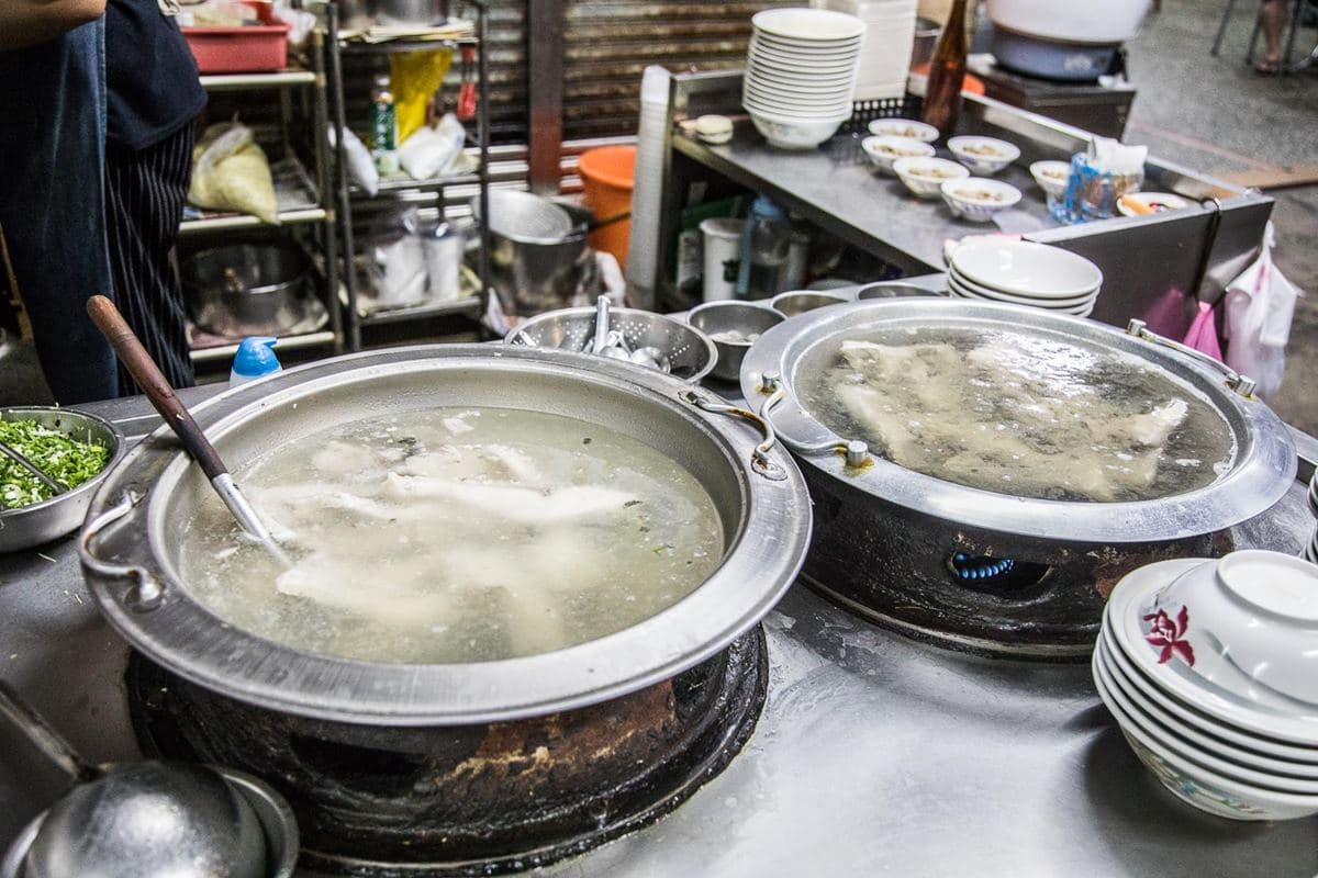 嘉義人私藏宵夜!巨無霸「草魚肉湯」只要55元,加5元升級鮮嫩魚肉粥 嘉義人私藏宵夜!巨無霸「草魚肉湯」只要55元,加5元升級鮮嫩魚肉粥