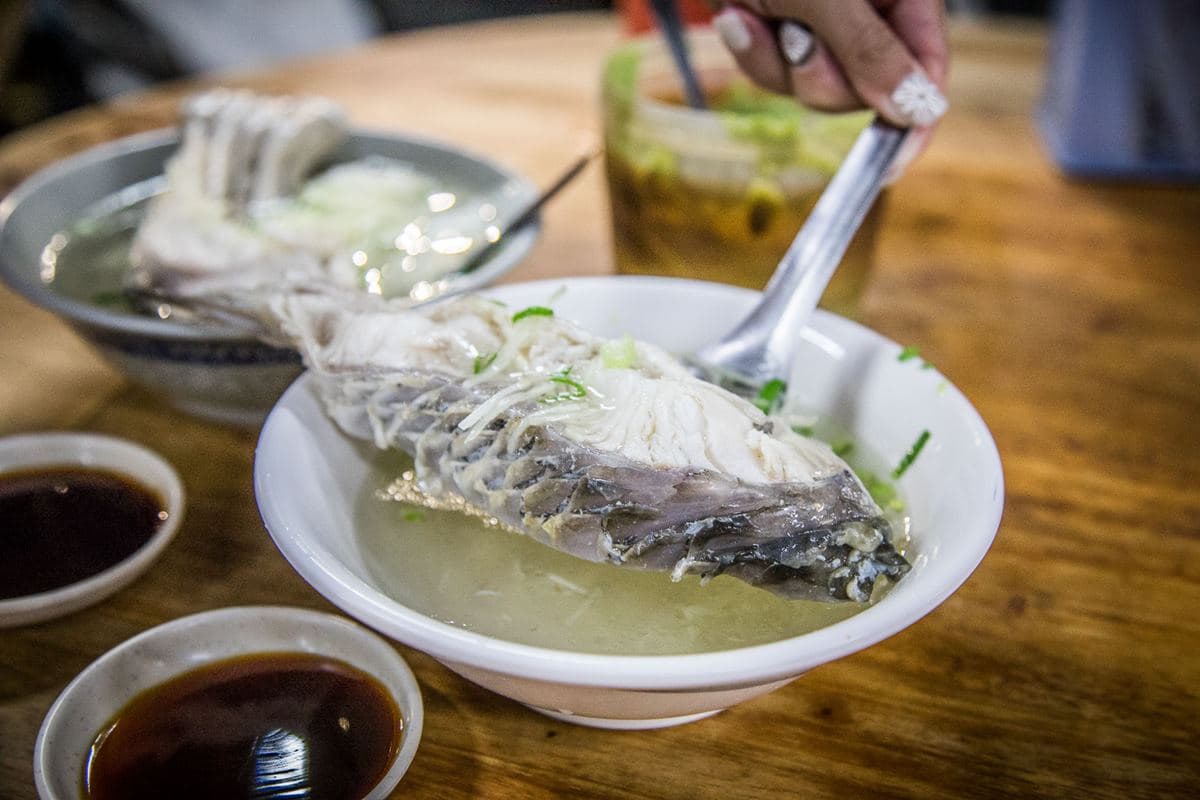 嘉義人私藏宵夜!巨無霸「草魚肉湯」只要55元,加5元升級鮮嫩魚肉粥 嘉義人私藏宵夜!巨無霸「草魚肉湯」只要55元,加5元升級鮮嫩魚肉粥
