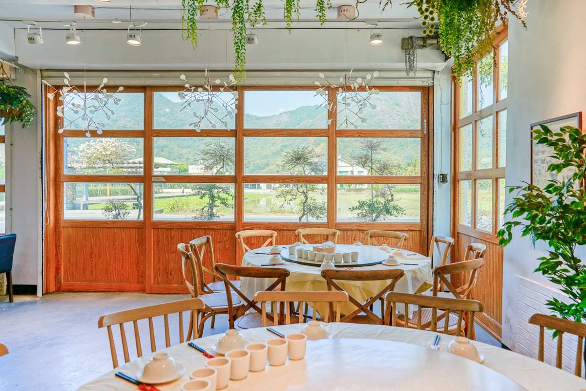 想吃搶訂位!高雄超人氣「原民風料理」打卡絕美大窗景,必點彈牙多汁白斬雞 想吃搶訂位!高雄超人氣「原民風料理」打卡絕美大窗景,必點彈牙多汁白斬雞