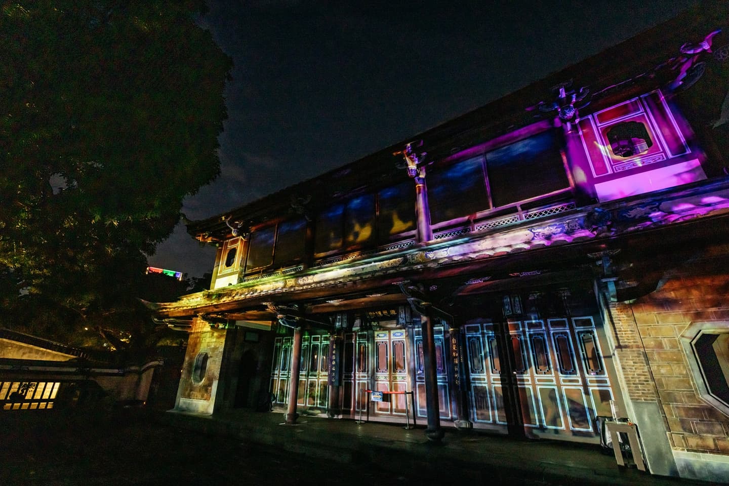 新北人免費!板橋林家花園「夜間光雕秀3.0」美翻,預約制入場快衝 新北人免費!板橋林家花園「夜間光雕秀3.0」美翻,預約制入場快衝