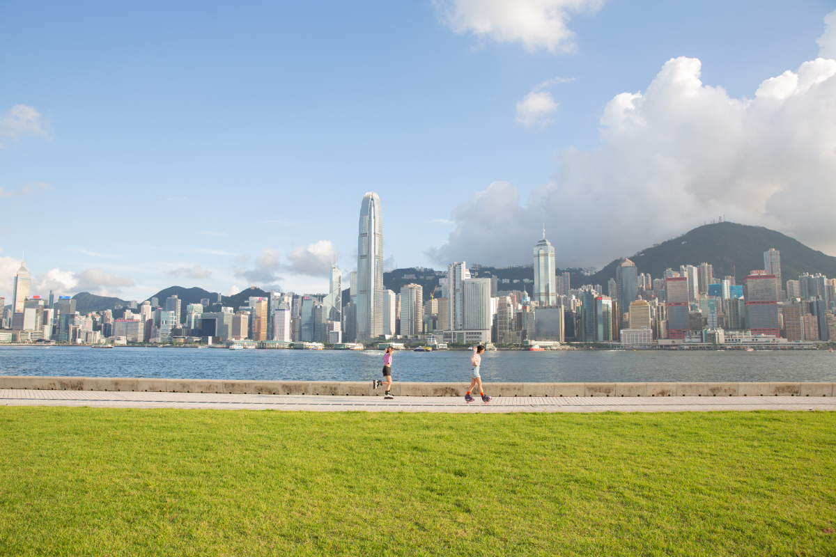 世界最貴海景野餐!騎單車玩維多利亞港,超Chill香港新玩法 世界最貴海景野餐!騎單車玩維多利亞港,超Chill香港新玩法