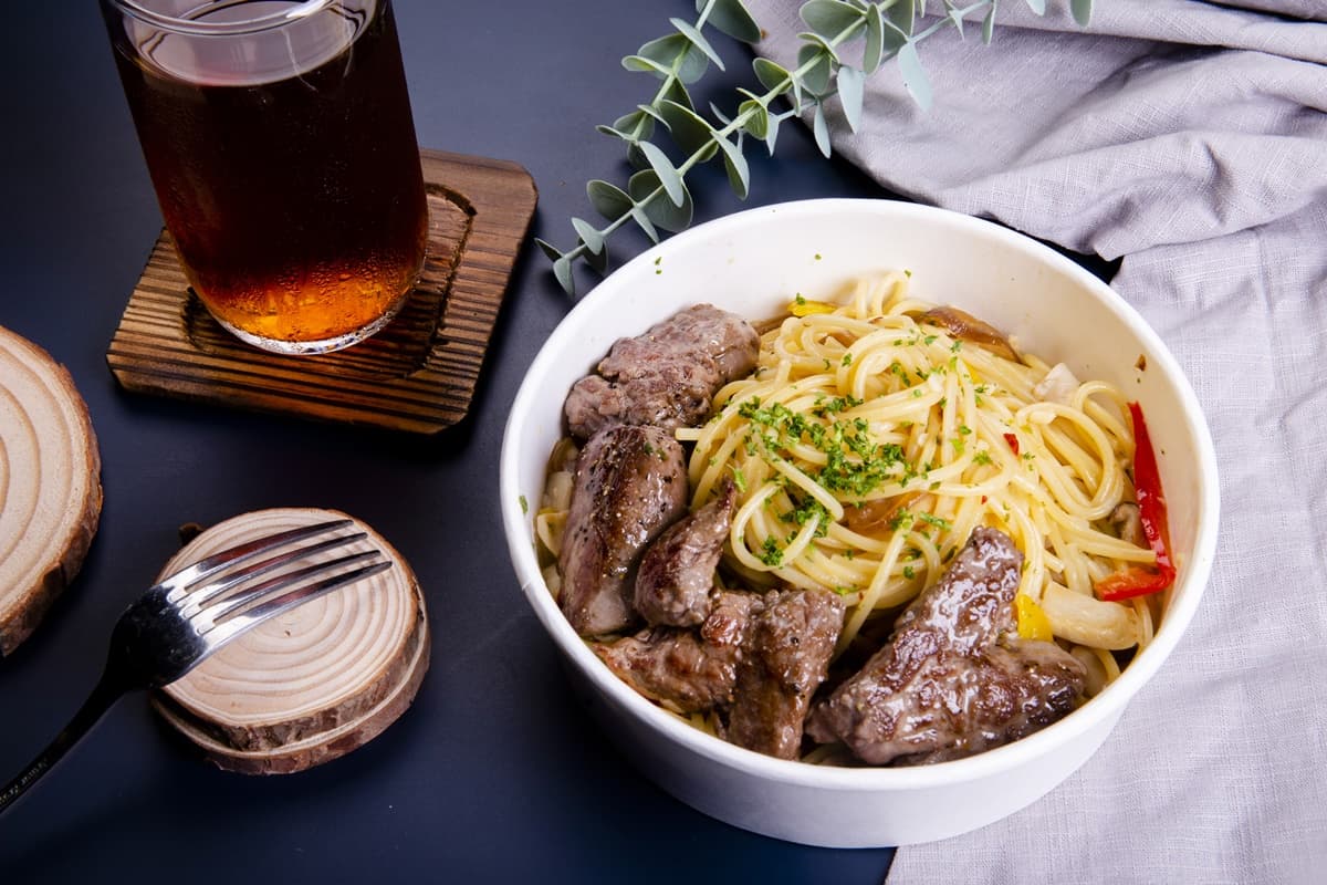 小資族先收!全台8間美食餐廳11月優惠:漢堡排買一送一、麥克雞塊只要10元 小資族先收!全台8間美食餐廳11月優惠:漢堡排買一送一、麥克雞塊只要10元