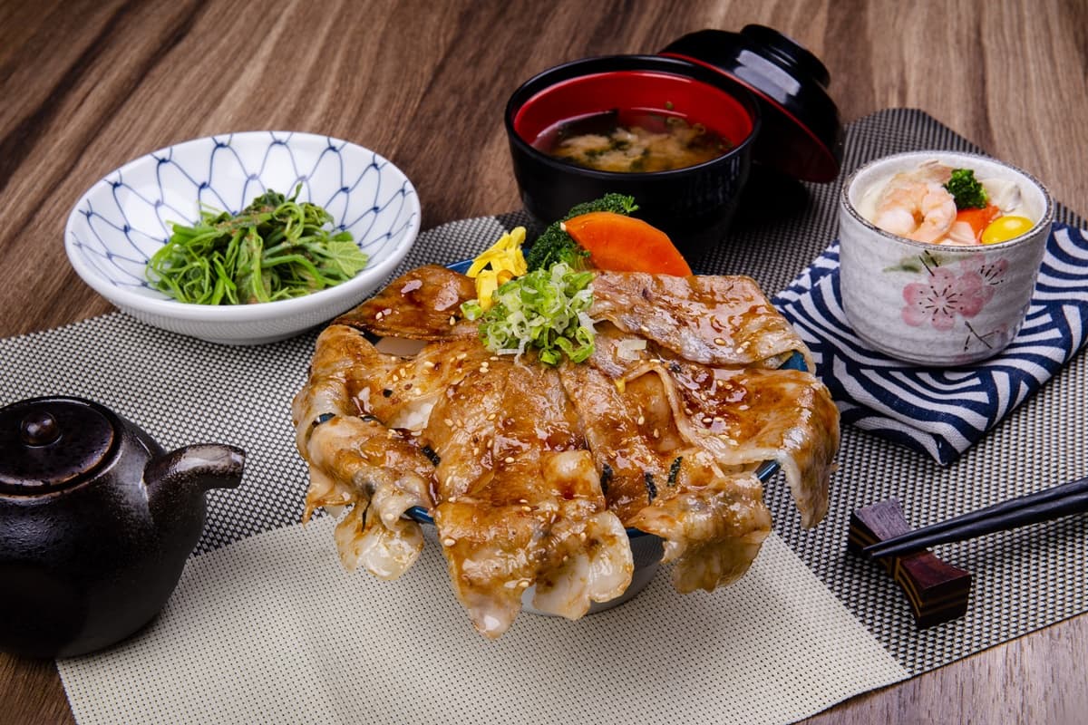 小資族先收!全台8間美食餐廳11月優惠:漢堡排買一送一、麥克雞塊只要10元 小資族先收!全台8間美食餐廳11月優惠:漢堡排買一送一、麥克雞塊只要10元
