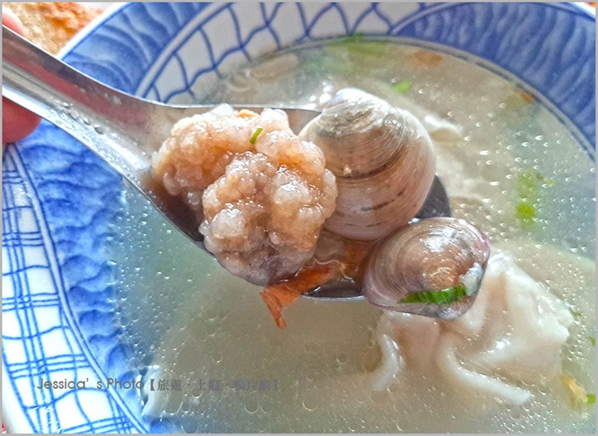 晚來吃不到!金門超人氣小吃必點「澎派餛飩湯」,滿滿一碗還撈得到海鮮 晚來吃不到!金門超人氣小吃必點「澎派餛飩湯」,滿滿一碗還撈得到海鮮