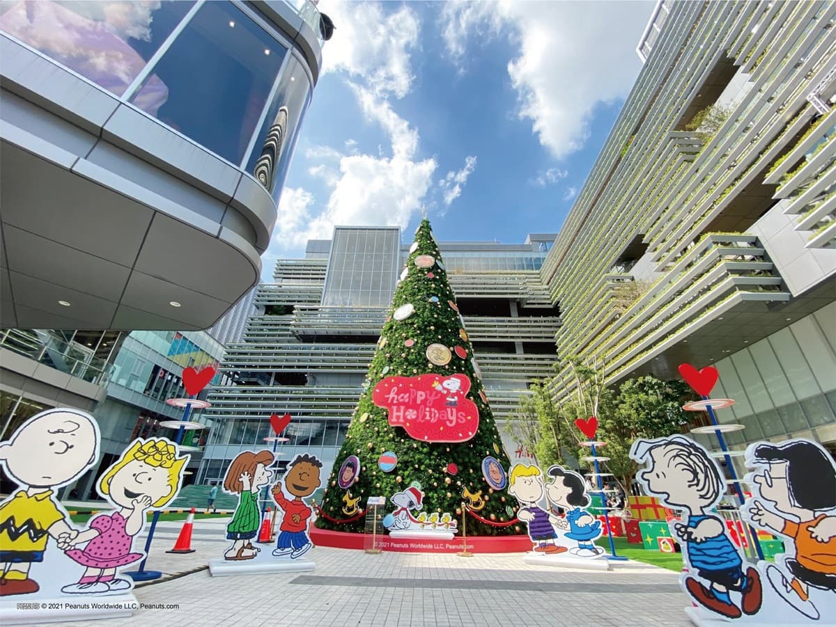 全台唯一「史努比主題耶誕樹」在台南!打卡必拍飄雪秀、巨型公仔和紅色狗屋 全台唯一「史努比主題耶誕樹」在台南!打卡必拍飄雪秀、巨型公仔和紅色狗屋