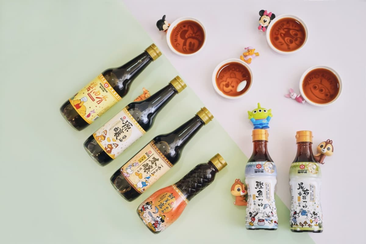 台灣限定!龜甲萬X迪士尼聯名包裝限時開賣,創新擠壓瓶新上市,迪士尼粉快衝集整套 台灣限定!龜甲萬X迪士尼聯名包裝限時開賣,創新擠壓瓶新上市,迪士尼粉快衝集整套
