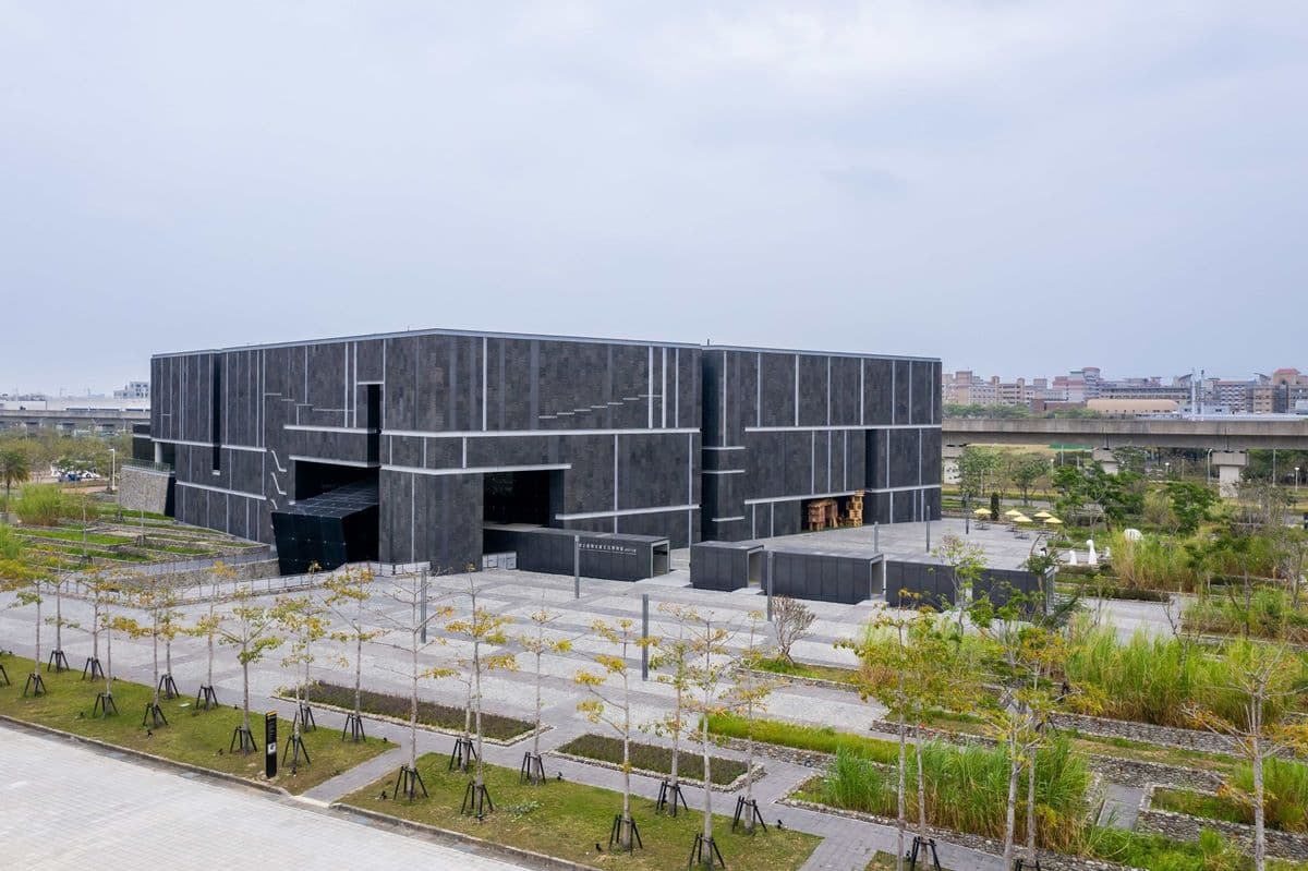 免費開全新BMW!住台南飯店爽嗑「府城小吃」,還能玩「台版塞納河」打卡 免費開全新BMW!住台南飯店爽嗑「府城小吃」,還能玩「台版塞納河」打卡