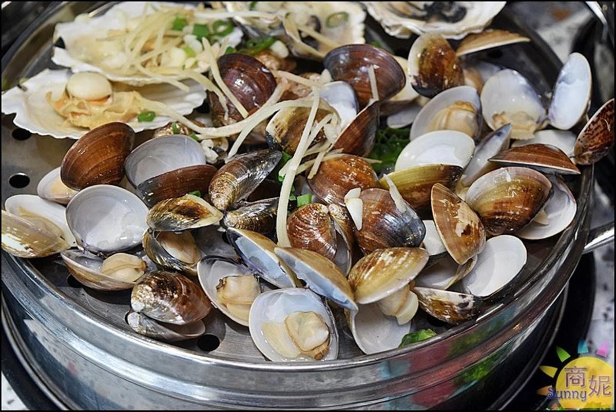 網評4.8顆星!台中「蒸氣鍋」必吃澎派3層海鮮塔,加點現宰溫體牛只要100元 網評4.8顆星!台中「蒸氣鍋」必吃澎派3層海鮮塔,加點現宰溫體牛只要100元