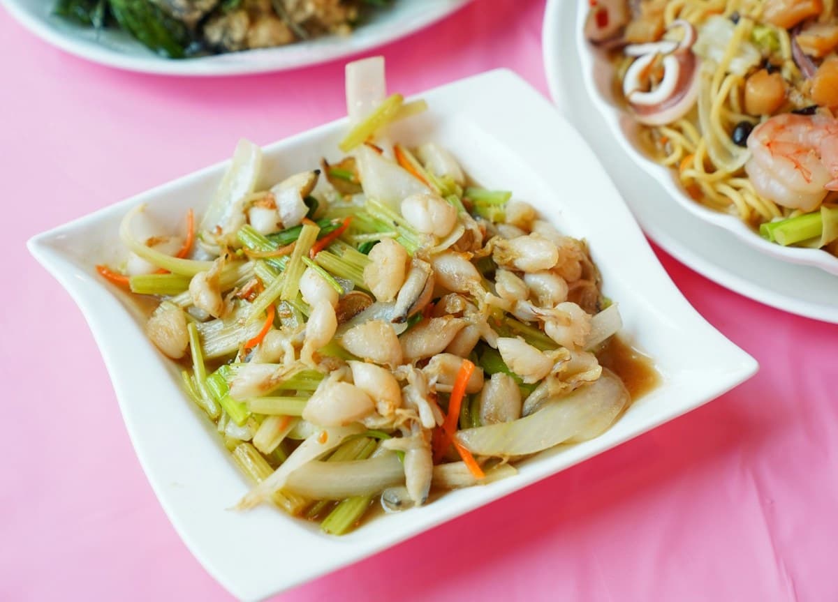 網評4.3分!墾丁海產店用餐招待「神級干貝醬」,必吃澎派炒麵、脆彈LP貝 網評4.3分!墾丁海產店用餐招待「神級干貝醬」,必吃澎派炒麵、脆彈LP貝