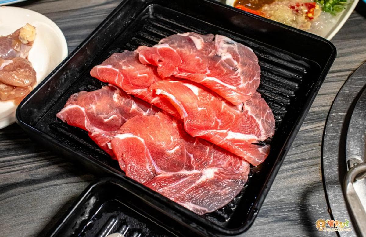 爽嗑6種肉品!高雄火鍋吃到飽只要308元,說通關密語送浮誇肉盤、小熊湯底 爽嗑6種肉品!高雄火鍋吃到飽只要308元,說通關密語送浮誇肉盤、小熊湯底