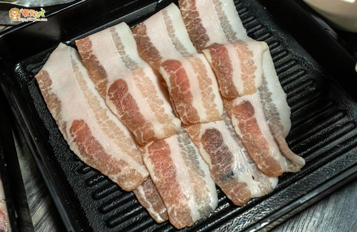 爽嗑6種肉品!高雄火鍋吃到飽只要308元,說通關密語送浮誇肉盤、小熊湯底 爽嗑6種肉品!高雄火鍋吃到飽只要308元,說通關密語送浮誇肉盤、小熊湯底