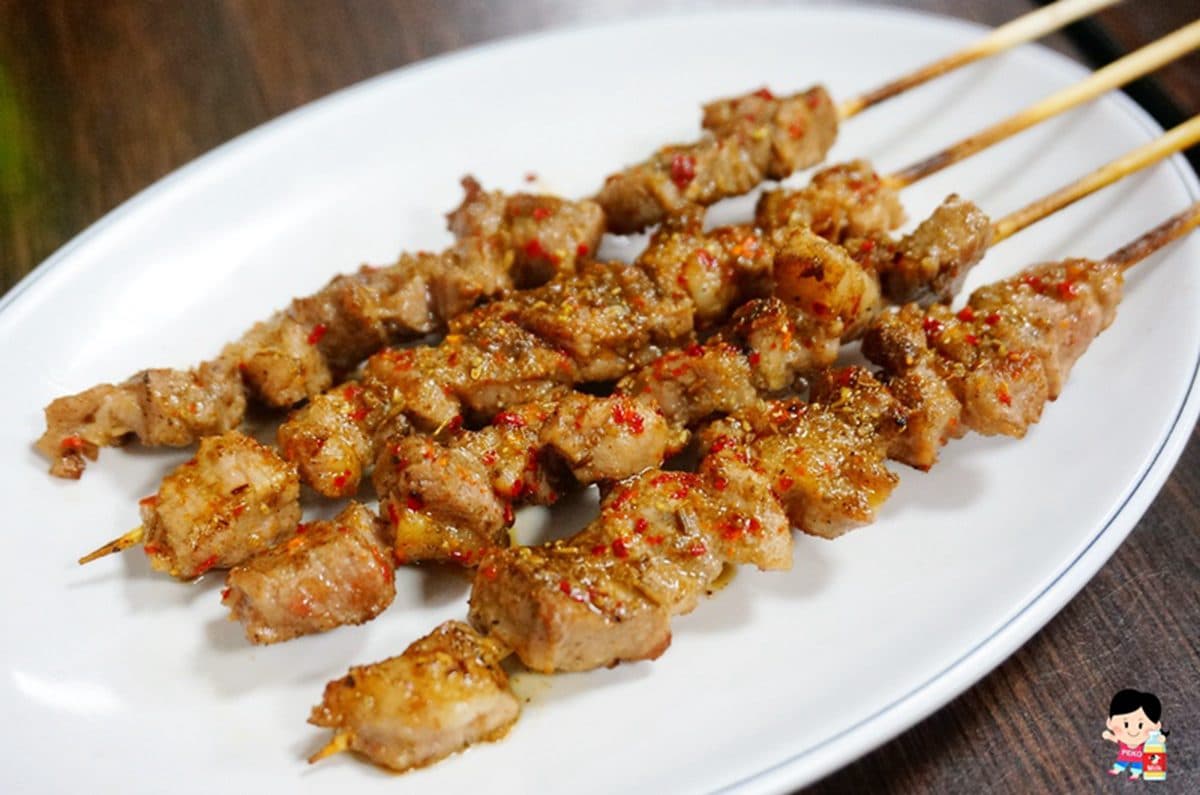 想吃請排隊!板橋道地「新疆料理」必點麻辣大盤雞,搭整條手工皮帶麵超唰嘴 想吃請排隊!板橋道地「新疆料理」必點麻辣大盤雞,搭整條手工皮帶麵超唰嘴