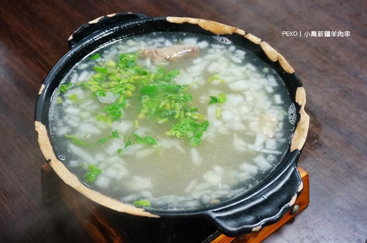 想吃請排隊!板橋道地「新疆料理」必點麻辣大盤雞,搭整條手工皮帶麵超唰嘴 想吃請排隊!板橋道地「新疆料理」必點麻辣大盤雞,搭整條手工皮帶麵超唰嘴