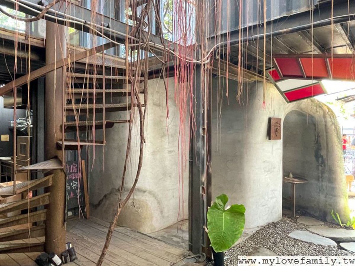 森林系網美快衝!新竹隱藏版咖啡館打卡「造型貨櫃屋」,必點棉花糖水果愛玉 森林系網美快衝!新竹隱藏版咖啡館打卡「造型貨櫃屋」,必點棉花糖水果愛玉