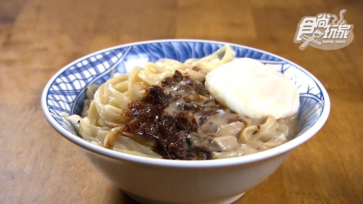 飄香40年!台中「老字號手打麵」必搭特調芝麻醬,酸辣豆腐有濃郁花生香