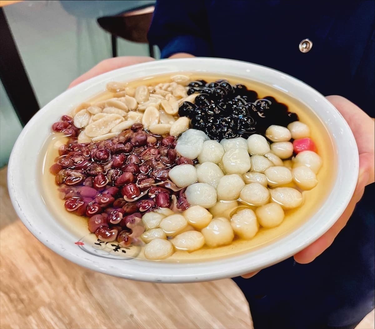 清原冬至必嗑「湯圓王」!分量超狂紅白湯圓快吃,耶誕再喝草莓+芋泥漸層飲 清原冬至必嗑「湯圓王」!分量超狂紅白湯圓快吃,耶誕再喝草莓+芋泥漸層飲