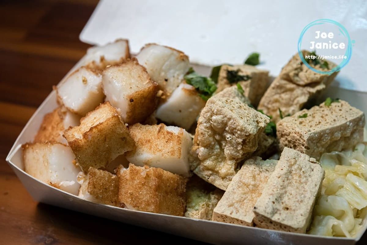 台東排隊小吃!必點客製化臭豆腐+純米蘿蔔糕,搭自製醬料、高山泡菜超唰嘴 台東排隊小吃!必點客製化臭豆腐+純米蘿蔔糕,搭自製醬料、高山泡菜超唰嘴
