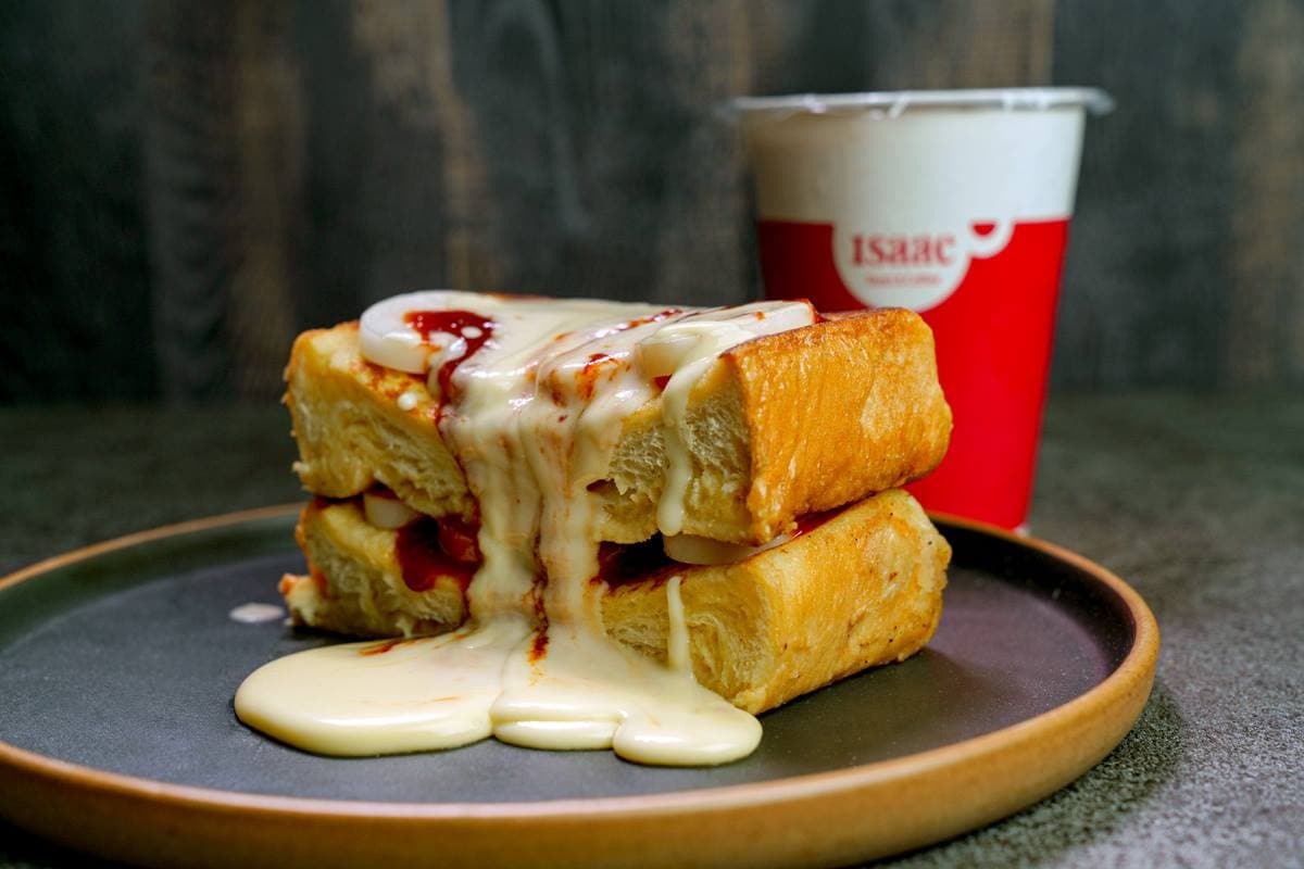 Isaac Toast「辣炒年糕布丁」回歸!起司瀑布+甜辣年糕太罪惡,套餐現省25元 Isaac Toast「辣炒年糕布丁」回歸!起司瀑布+甜辣年糕太罪惡,套餐現省25元