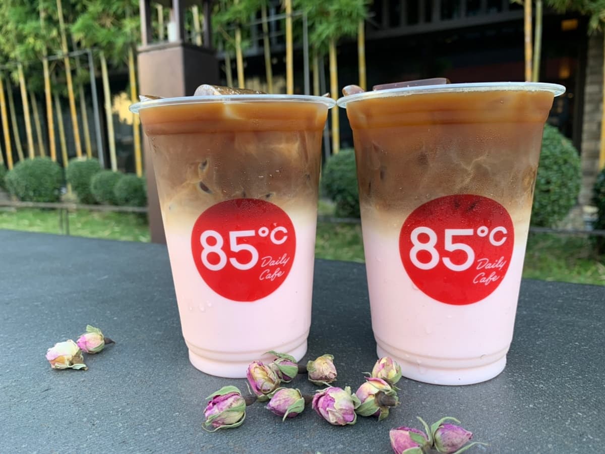85度C連續16天「第2杯20元起」!冰奶茶、玫瑰拿鐵都有,再吃超Q熊掌包 85度C連續16天「第2杯20元起」!冰奶茶、玫瑰拿鐵都有,再吃超Q熊掌包