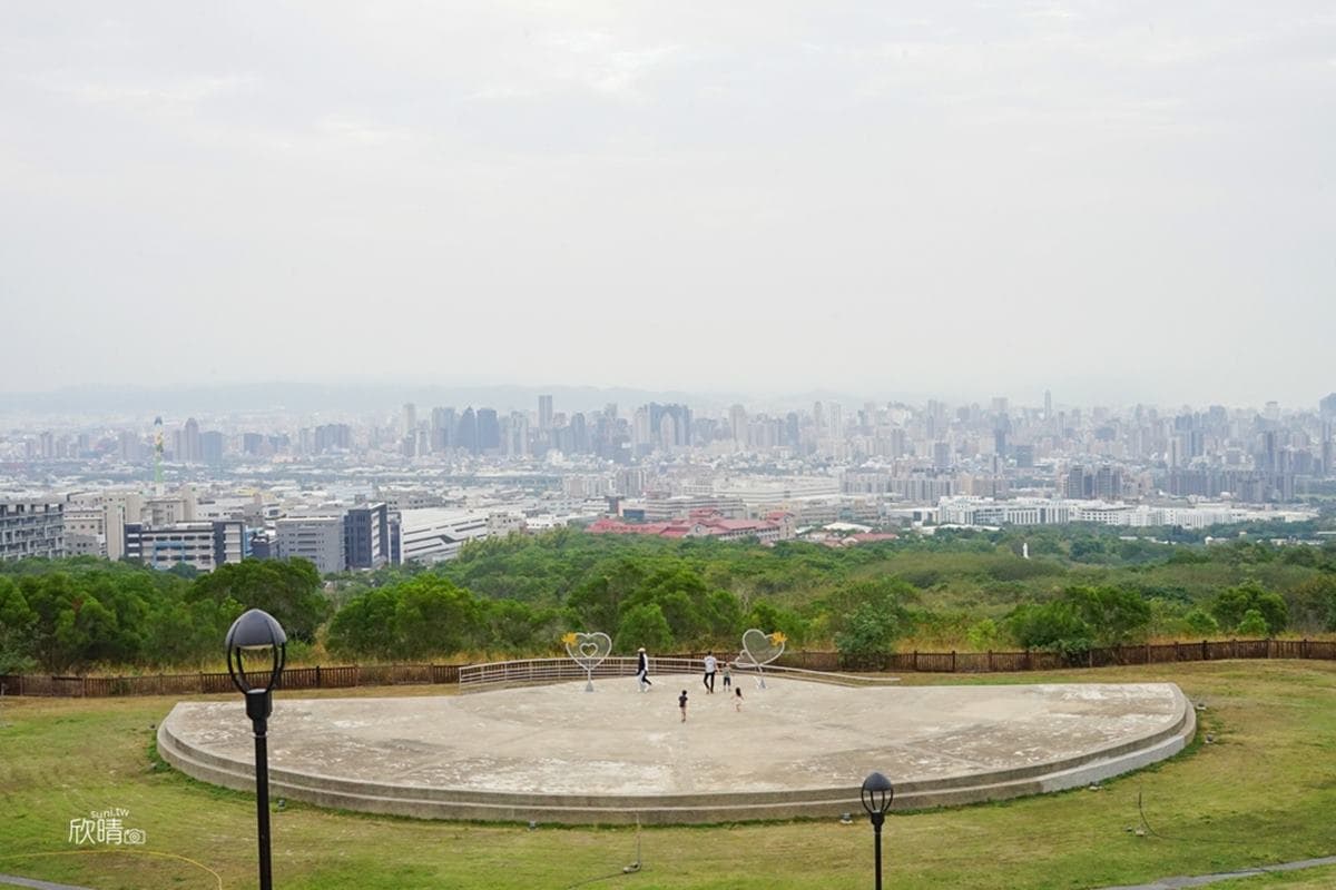 IG拍爆!台中6大打卡勝地:超壯觀「台版大峽谷」、神祕綠色隧道、天空之鏡 IG拍爆!台中6大打卡勝地:超壯觀「台版大峽谷」、神祕綠色隧道、天空之鏡