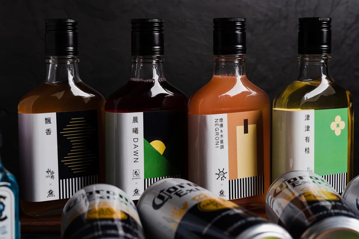 台南10家打卡酒吧搬回家!超狂「調酒組合包」附整瓶琴酒,還有下酒菜可吃 台南10家打卡酒吧搬回家!超狂「調酒組合包」附整瓶琴酒,還有下酒菜可吃