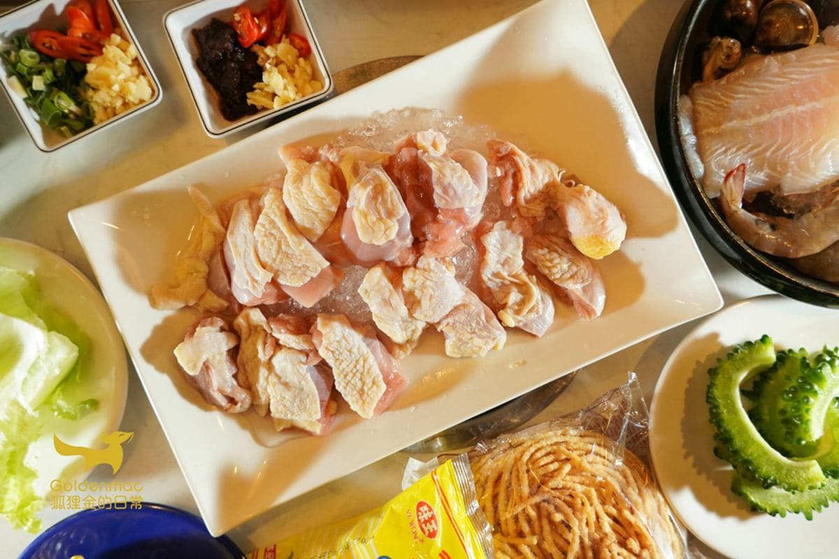 老闆有賺嗎?台中「迴轉火鍋」吃到飽只要199元,加100元再享雞、豬、牛放題 老闆有賺嗎?台中「迴轉火鍋」吃到飽只要199元,加100元再享雞、豬、牛放題