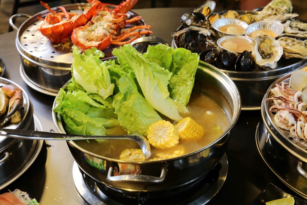 活海產現挑現吃!高CP值海鮮蒸鍋藏身大賣場,肥美螃蟹、藍鑽蝦、淡菜排滿滿 活海產現挑現吃!高CP值海鮮蒸鍋藏身大賣場,肥美螃蟹、藍鑽蝦、淡菜排滿滿