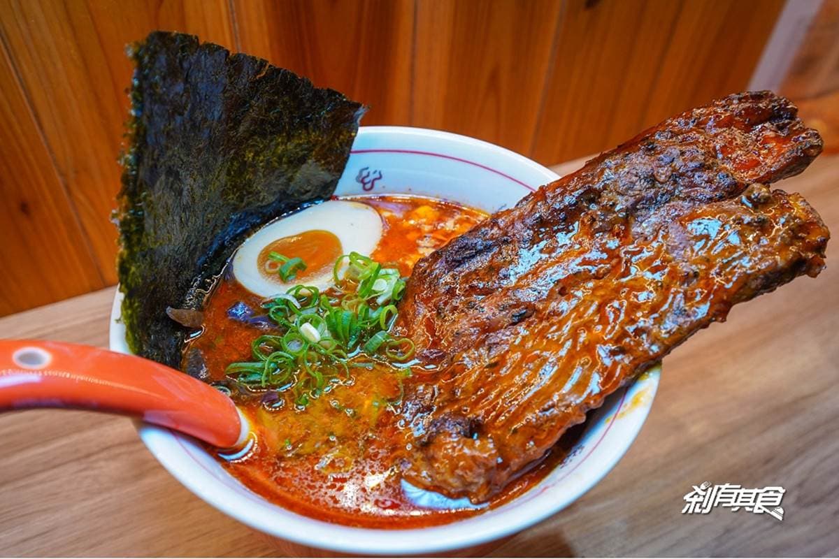 日限量5碗!「金箔+魚子醬+鵝肝」挑戰全台最奢華拉麵,肉控必點巨無霸肋排 日限量5碗!「金箔+魚子醬+鵝肝」挑戰全台最奢華拉麵,肉控必點巨無霸肋排