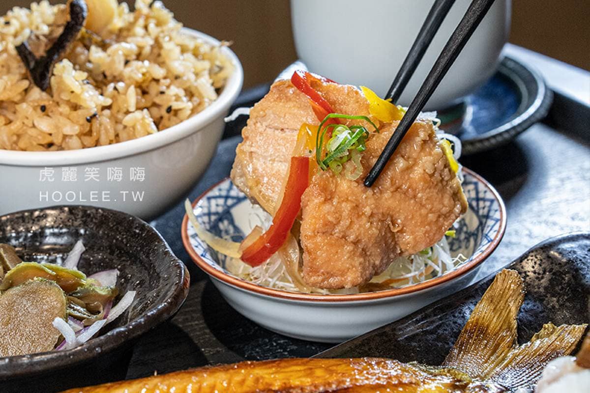 免費續貝類炊飯!超狂日料爽嗑爆量「鮭魚卵+魚鬆」,整尾花魚Q彈有嚼勁 免費續貝類炊飯!超狂日料爽嗑爆量「鮭魚卵+魚鬆」,整尾花魚Q彈有嚼勁
