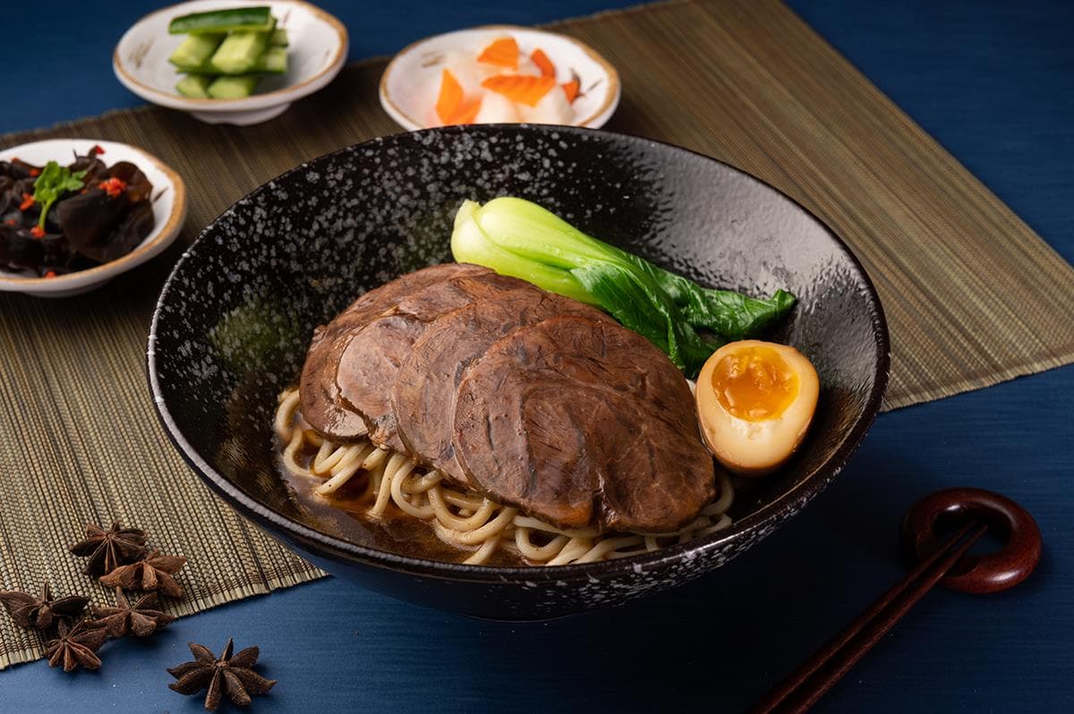 總裁牛肉麵回來了!百貨新開店獨家「五寶麵」,一次吃到5種不同牛肉部位 總裁牛肉麵回來了!百貨新開店獨家「五寶麵」,一次吃到5種不同牛肉部位
